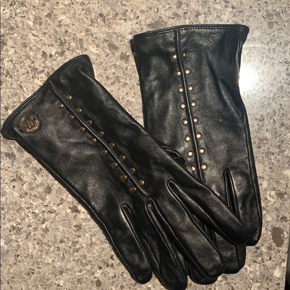 Michael Kors Leather Tech Touch Studded Gloves